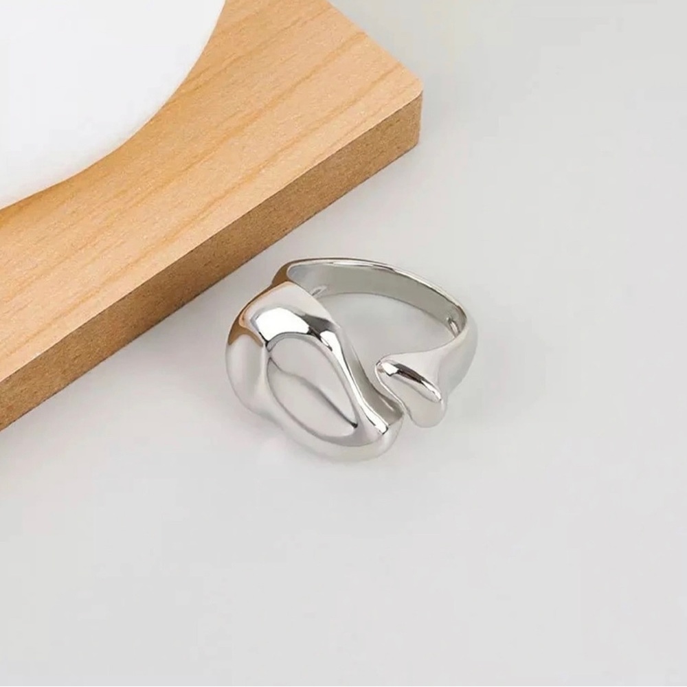 Abstract Ring - Picture 3 of 3